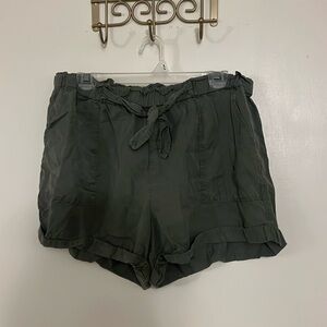 Aerie soft, casual green shorts size XL